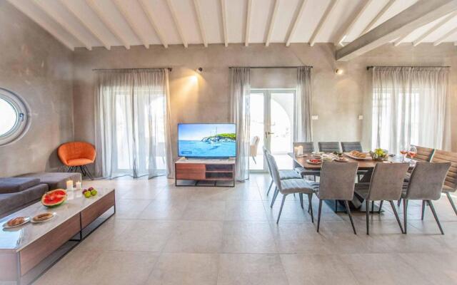 Protaras Art House Seviews