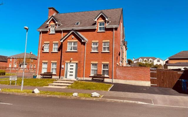 The Grange, Portrush Sleeps 13 6 bedrooms