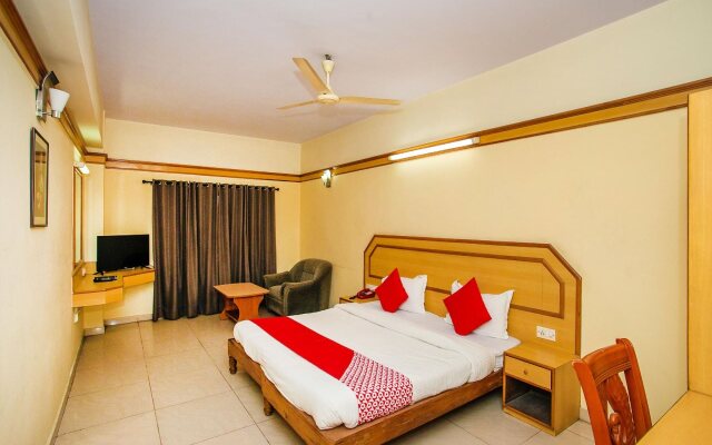 OYO 649 Hotel Ajantha Trinity Inn