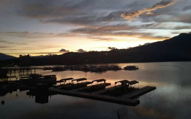 Sun Moon Lake FRIDAY Inn Guest House