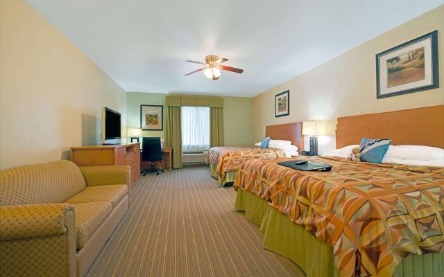 Super 8 By Wyndham Austin/Airport North