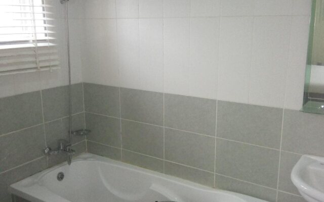 Orchid Suite & Apartment