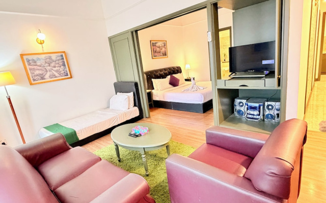 KL Grand Service Suite at Times Square