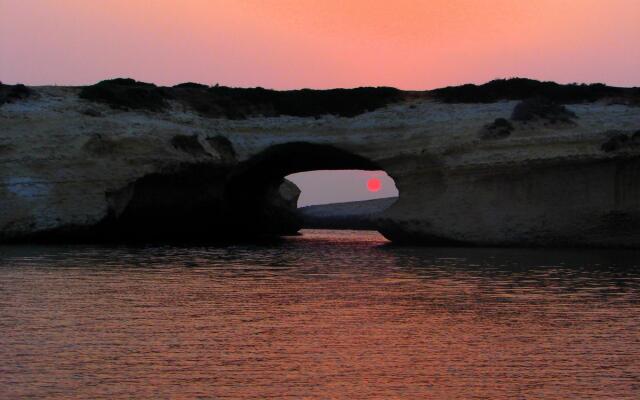 Seafront holiday home twenty meters from the western shore of Sardinia in S'archittu Beach-Casa del Giglio