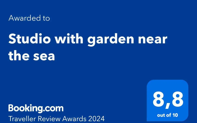 Studio with garden near the sea