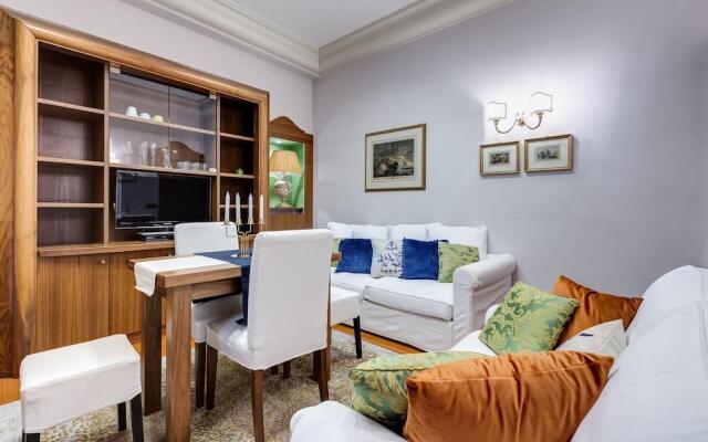 Pantheon Antique Suite
