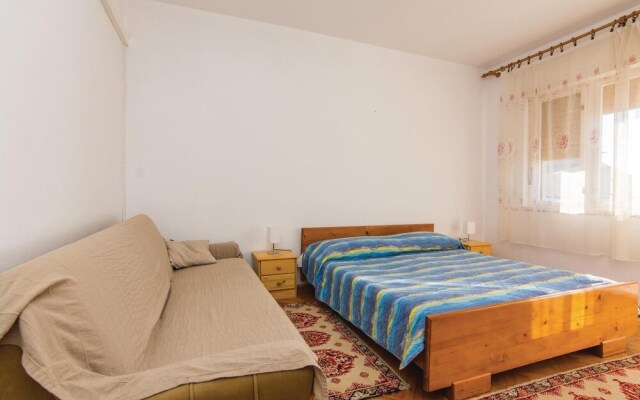 Amazing Apartment in Pakostane With 4 Bedrooms and Wifi