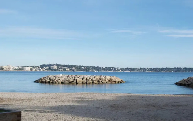 Sea View in Golfe-juan Near Cannes Beach