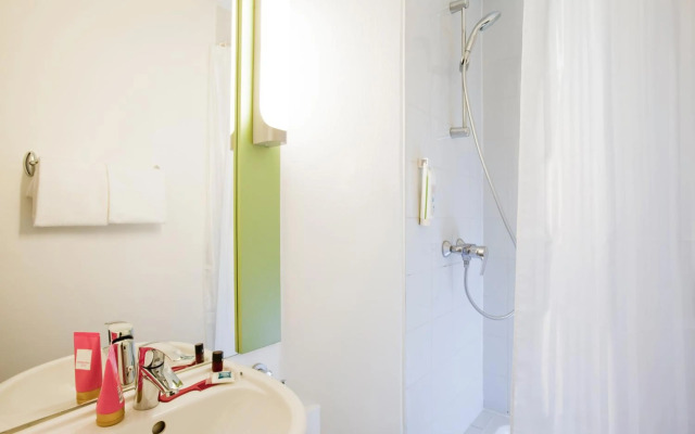 ibis budget Pontault Combault RN4 Marne la Vallée