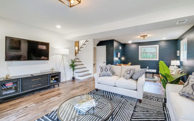 Upscale Family Retreat Near DC & Georgetown!