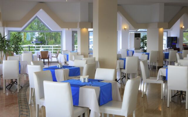 Roseira Beach Resort
