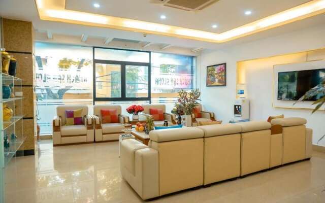 Aloha Hotel Tay Ho -by Bay Luxury