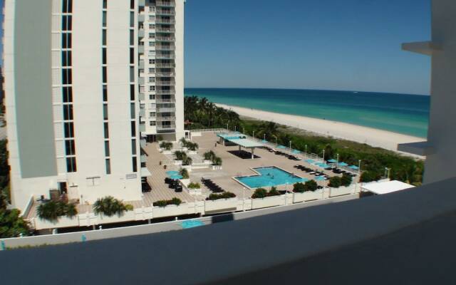 Pavillon 2 Br Condo With Terrace On Miami Beach Rsm 42058