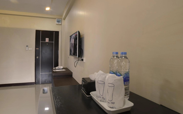 Gold Airport Suites