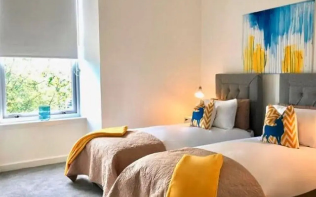 Modern Apartment In Glasgow With Terrace
