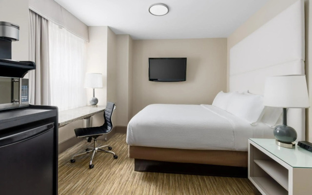 Holiday Inn Express Chicago - Magnificent Mile by IHG