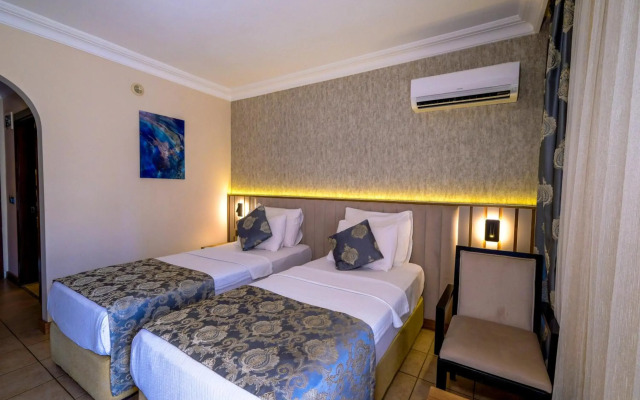 Kandelor Hotel