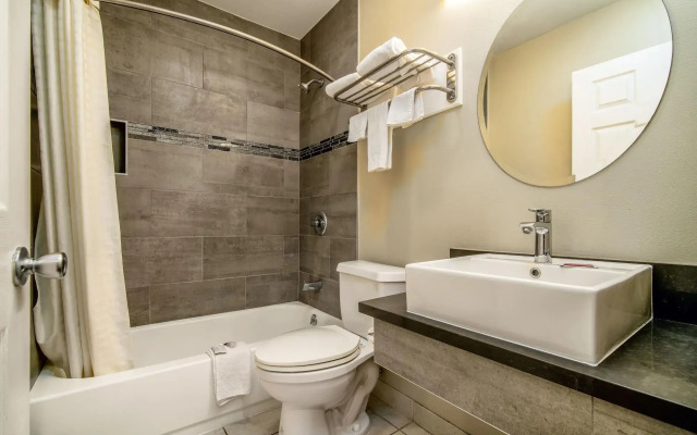 Regency Inn & Suites