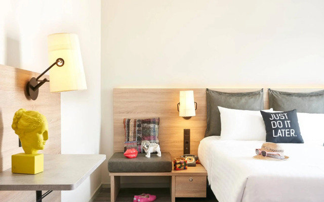 Moxy Patra Marina