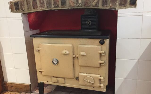 2 Bedroom Central Brighton Apartment