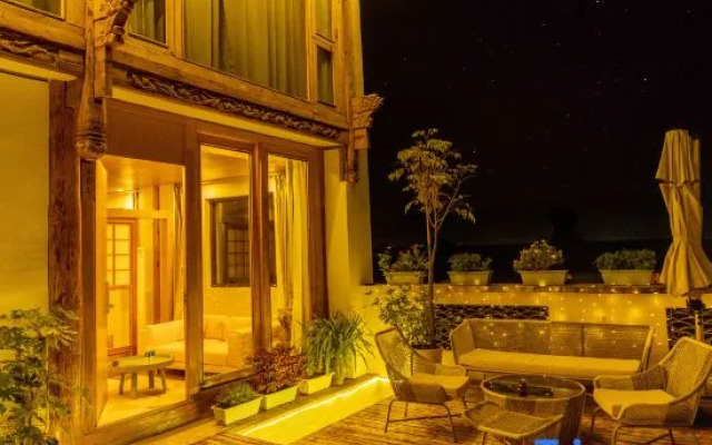 Zen Holiday Inn (Lijiang Ancient City Sifang Street)