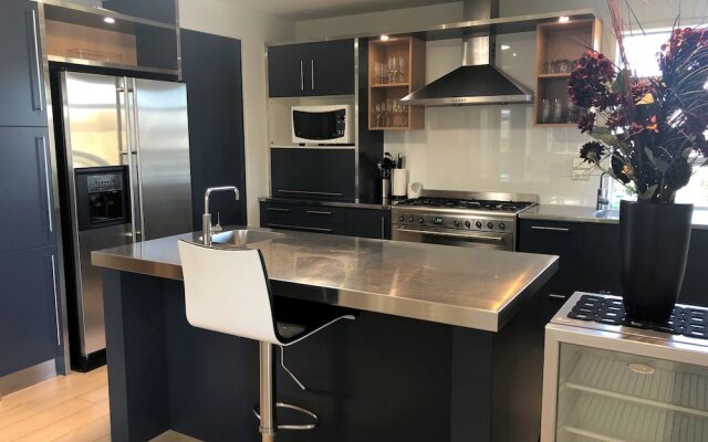 Ultimate Luxury on Lake Terrace