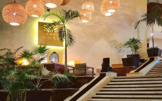 Aldea Thai - Oceanfront PH w/ Rooftop & Private Pool