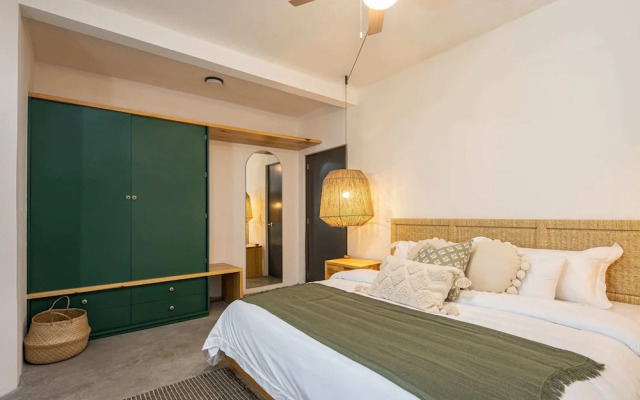 Sleeps 9 Outdoor Space Pingpong Table in Villa