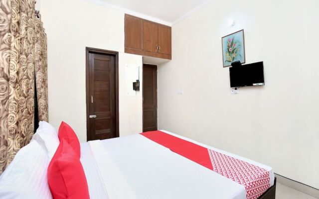OYO 6933 Satyam Home Stay