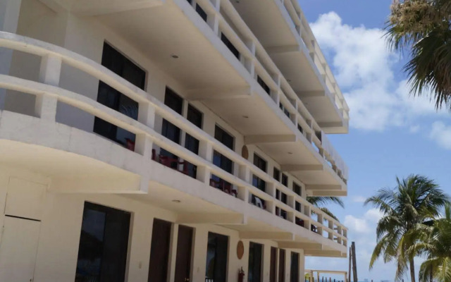 Chichis and Charlies Beachfront
