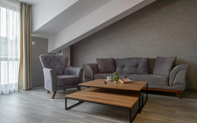 Luxury 2-bedroom apartment by Studenets Center