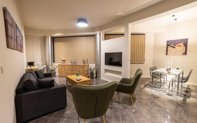 Trikala Mall Suites !