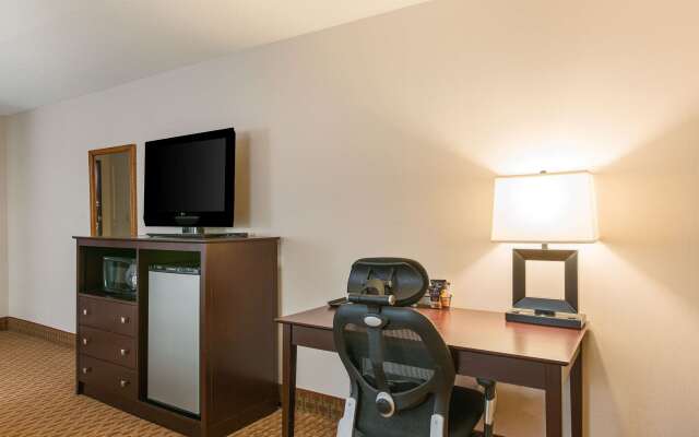 Clarion Hotel Convention Center