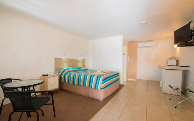 A & A Motel
