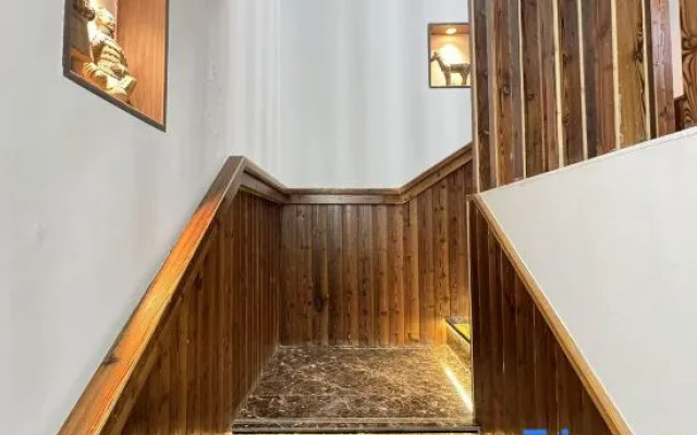 Terracotta Army Theme Apartment