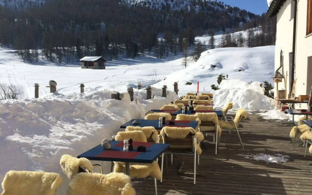 Hotel Chesa Pool Val Fex