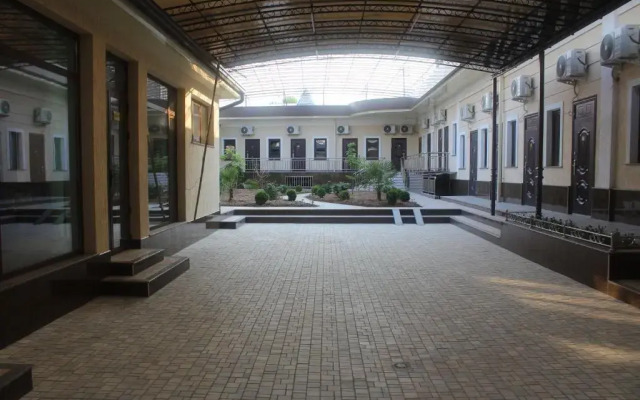 Taxtapul Hotel