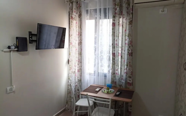 Apartment in Front of Plazh Beach