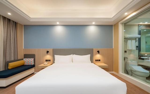 Holiday Inn Express Chengdu Tianfu Square by IHG
