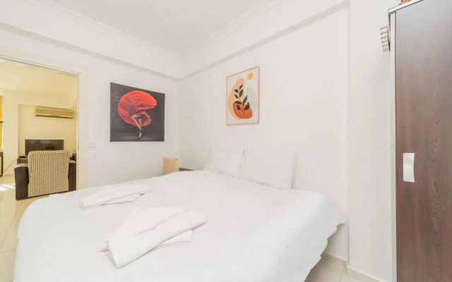 Vibrant Flat with Shared Pool in Belek