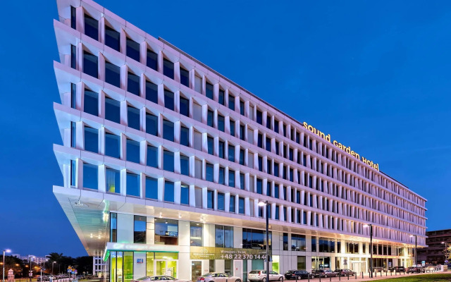 Sound Garden Hotel Airport