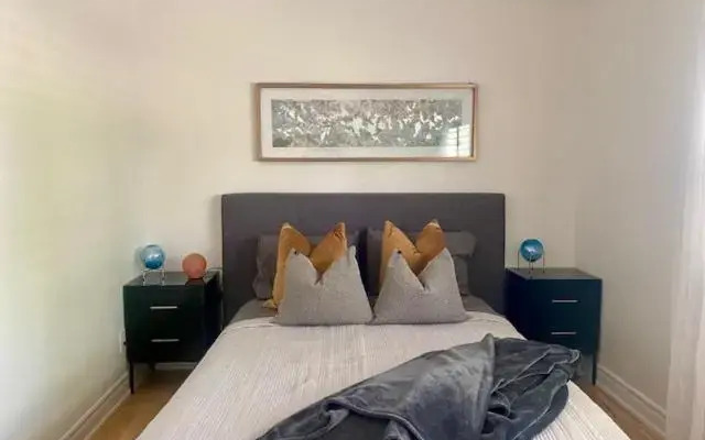 Bright Bedroom- YYZ, Humber College, EGH, Quiet