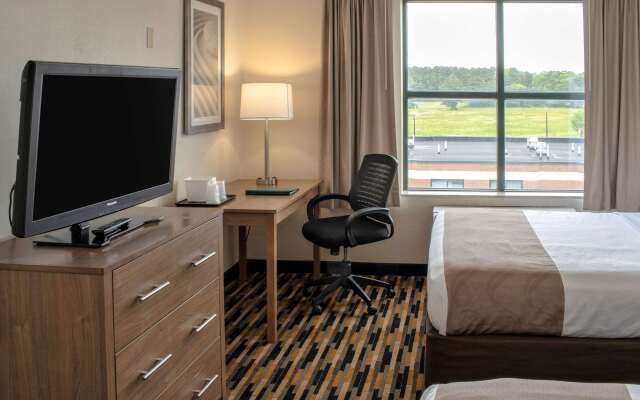 Quality Suites Lake Wright - Norfolk Airport