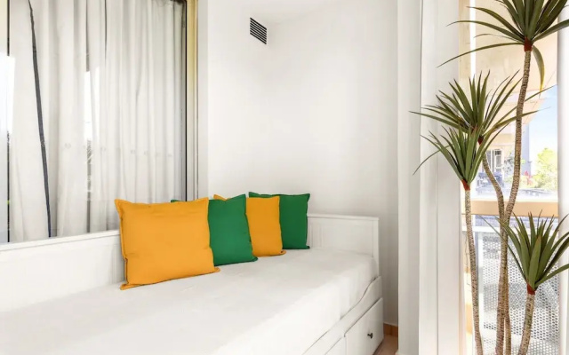 Green Views & Great Location: Inner-city 1-bed