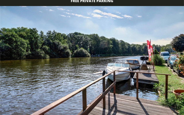 Amsterdam Lake Hotel