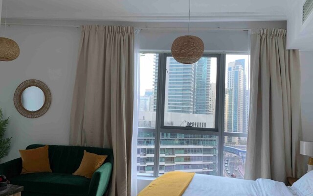 Cosy Little Studio With Marina &partial Beach View