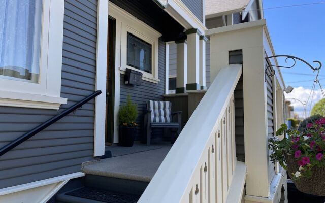 Fisher House Victoria Bed and Breakfast