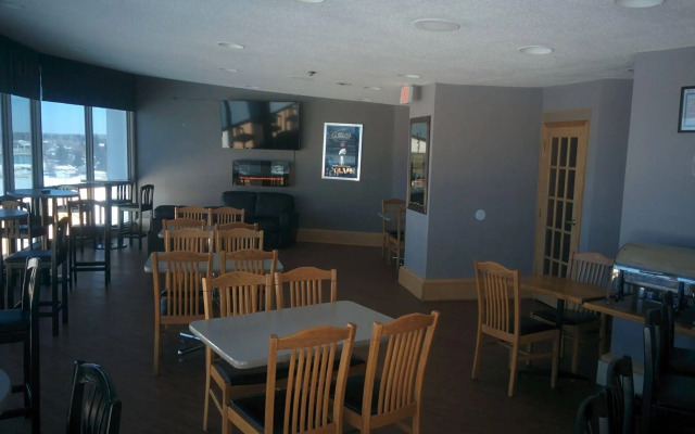 Clarion Lakeside Inn & Conference Centre