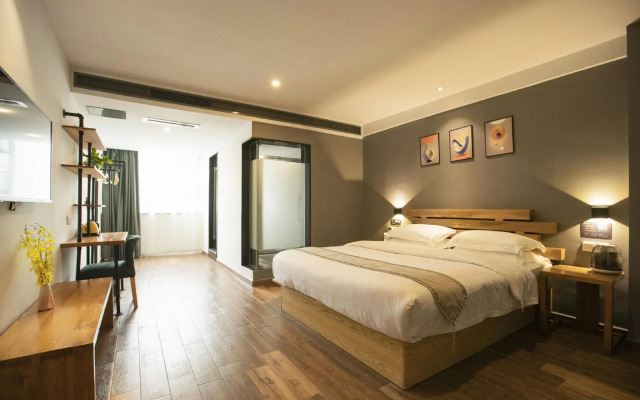 Eggshell Hotel (Changsha South Bus Station)