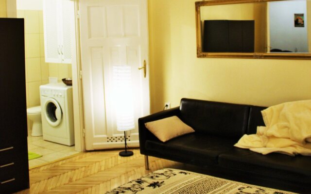 Piano POP Apartments